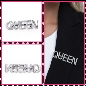 2/$10 Paparazzi Queen Behavior - Silver Brooch